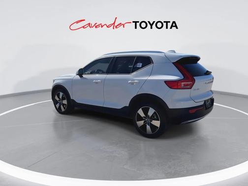 2020 Volvo XC40 T5 Momentum