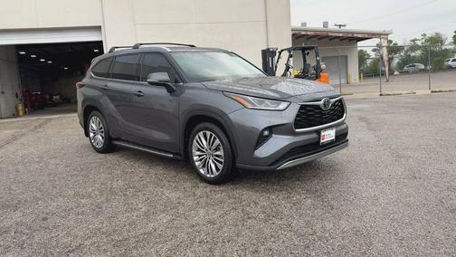 2025 Toyota Highlander Platinum