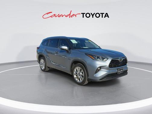 Moon Dust 2023 Toyota Highlander Limited