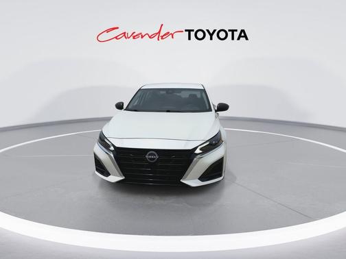 Pearl White Tricoat 2025 Nissan Altima 2.5 SV