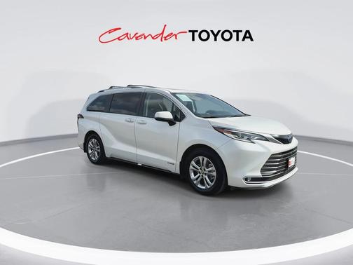 2021 Toyota Sienna Platinum 7 Passenger