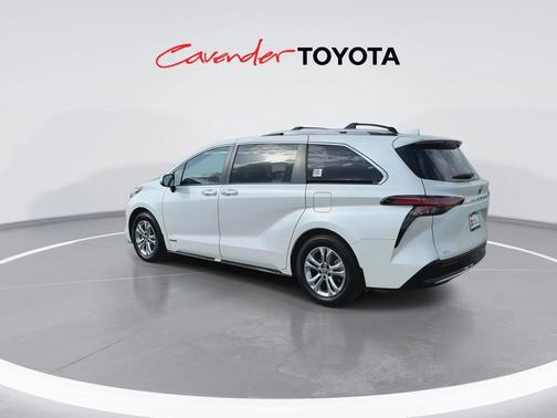 2021 Toyota Sienna Platinum 7 Passenger