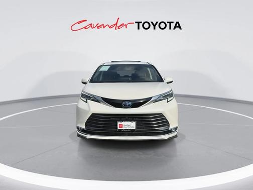 2021 Toyota Sienna Platinum 7 Passenger
