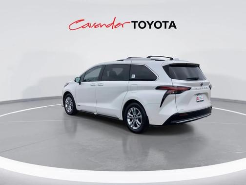 2021 Toyota Sienna Platinum 7 Passenger