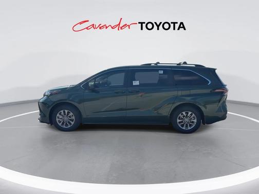 2025 Toyota Sienna LE
