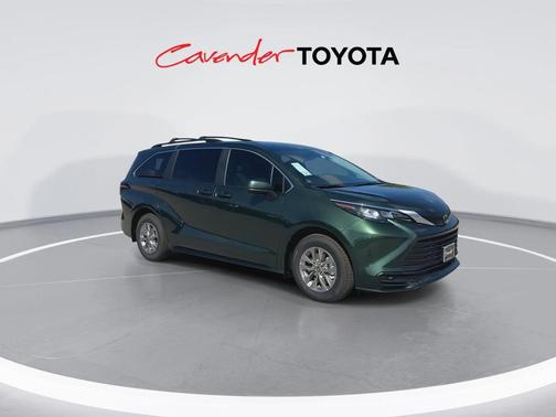 2025 Toyota Sienna LE