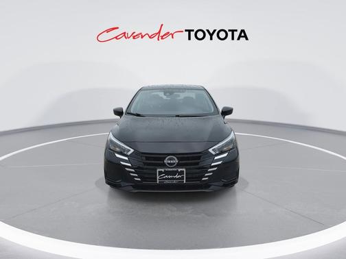 Super Black 2025 Nissan Versa 1.6 SV