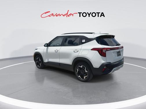 Snow White Pearl 2025 Kia Seltos S