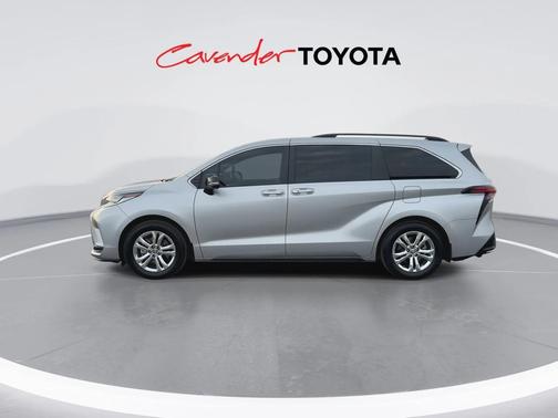 2023 Toyota Sienna XSE 7 Passenger