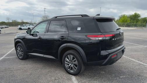 2025 Nissan Pathfinder SV FWD