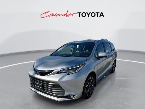 2025 Toyota Sienna Platinum