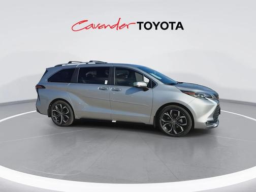 2025 Toyota Sienna Platinum