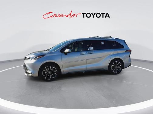 2025 Toyota Sienna Platinum