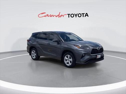 2025 Toyota Highlander LE