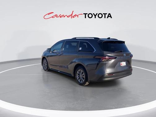 2025 Toyota Sienna XLE