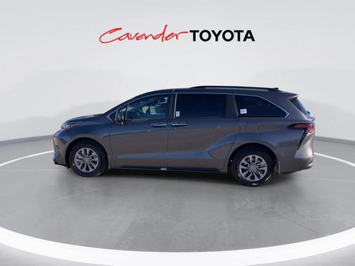 2025 Toyota Sienna XLE