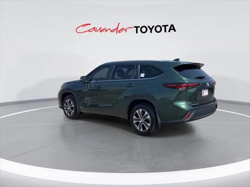 2025 Toyota Highlander Hybrid XLE