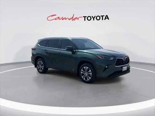 2025 Toyota Highlander Hybrid XLE
