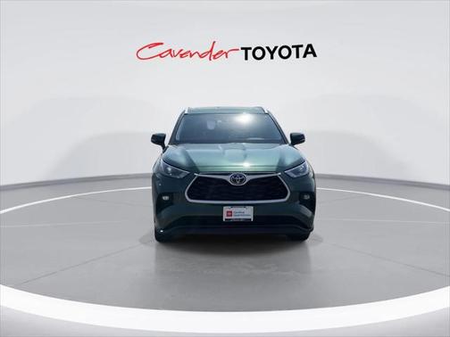 2025 Toyota Highlander Hybrid XLE