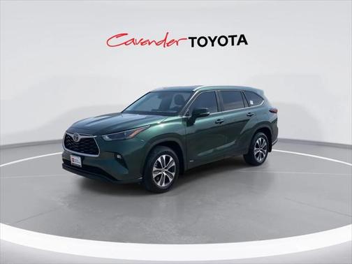 2025 Toyota Highlander Hybrid XLE