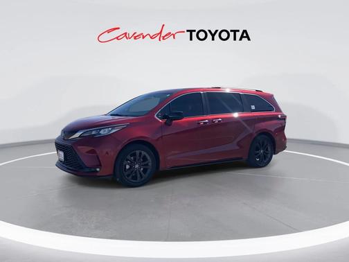 2022 Toyota Sienna XSE 7 Passenger