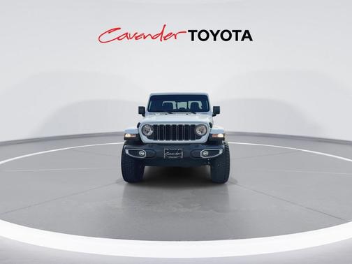 Bright White Clearcoat 2025 Jeep Gladiator High Tide