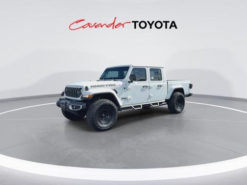 Bright White Clearcoat 2025 Jeep Gladiator High Tide