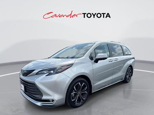 2025 Toyota Sienna Platinum