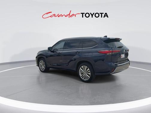 2023 Toyota Highlander Platinum