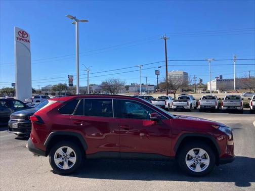 2020 Toyota RAV4 XLE