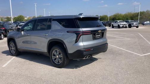 2024 Chevrolet Traverse LS