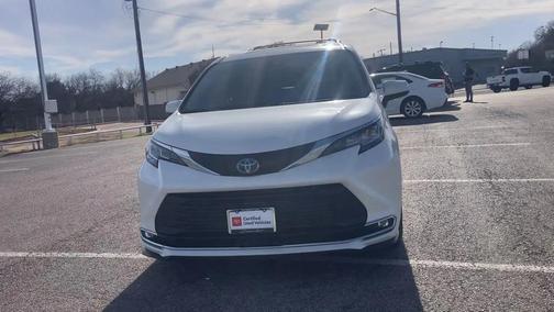 2021 Toyota Sienna XLE 8 Passenger