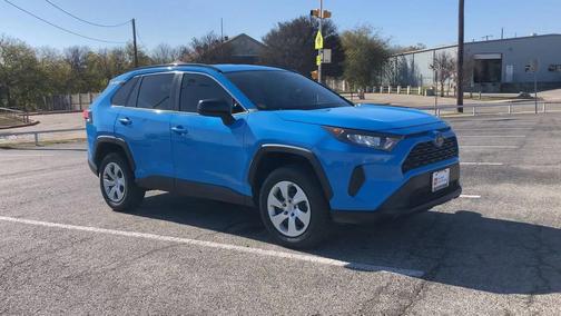 2020 Toyota RAV4 LE