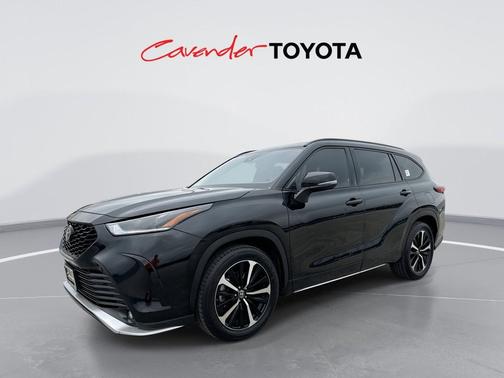 Midnight Black Metallic 2021 Toyota Highlander XSE