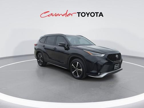 Midnight Black Metallic 2021 Toyota Highlander XSE