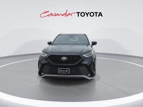 Midnight Black Metallic 2021 Toyota Highlander XSE