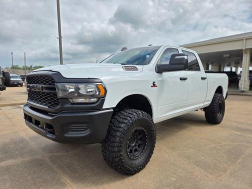Bright White Clearcoat 2024 RAM 2500 Tradesman Crew Cab 4x4 6'4' Box