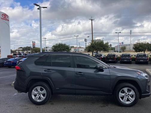 2021 Toyota RAV4 Hybrid LE
