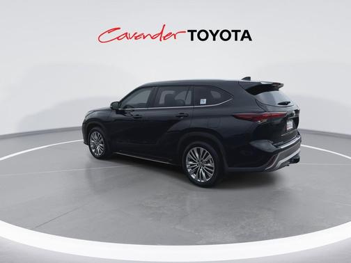 Midnight Black Metallic 2026 Toyota Highlander Platinum