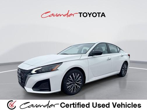 Glacier White 2025 Nissan Altima 2.5 SV
