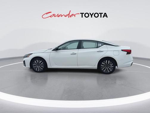 Glacier White 2025 Nissan Altima 2.5 SV