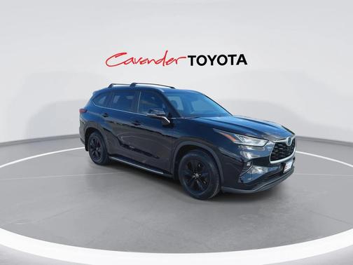 2023 Toyota Highlander Hybrid XLE