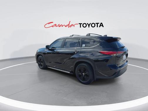 2023 Toyota Highlander Hybrid XLE