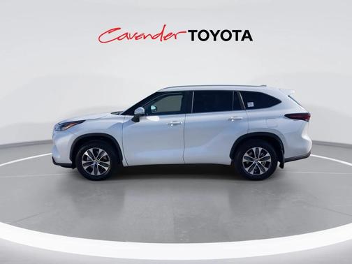 2025 Toyota Highlander XLE