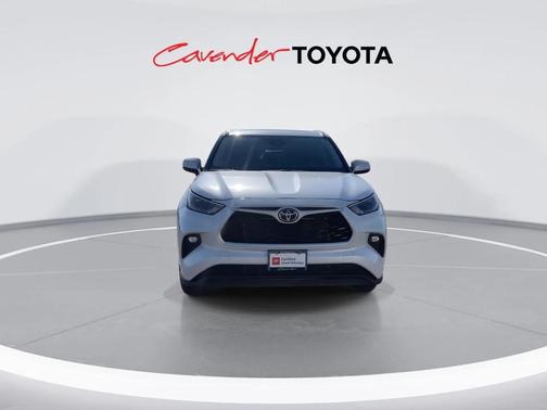2025 Toyota Highlander XLE