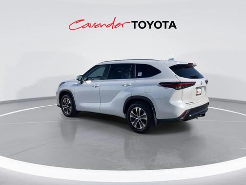 2025 Toyota Highlander XLE