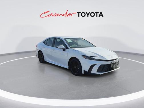 Ice Cap 2026 Toyota Camry SE