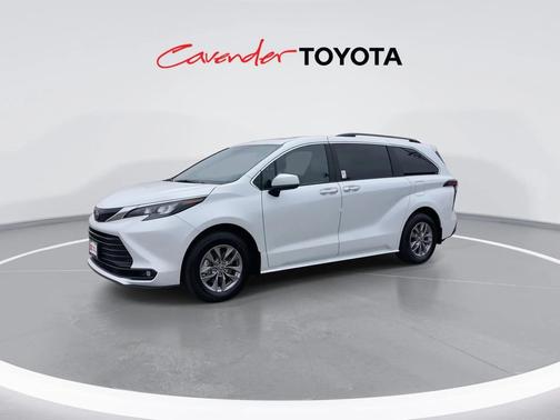2026 Toyota Sienna XLE