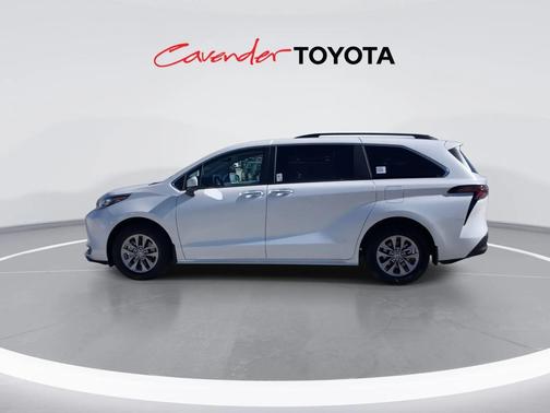 2025 Toyota Sienna XLE