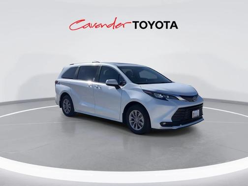 2025 Toyota Sienna XLE